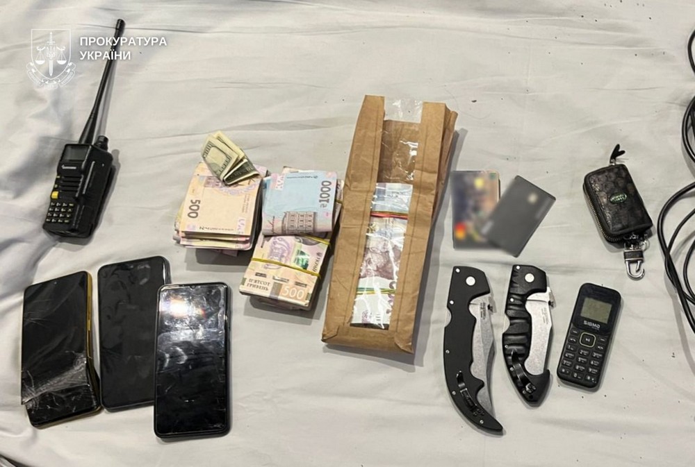 Продавали наркотики у Нікополі і Покрові