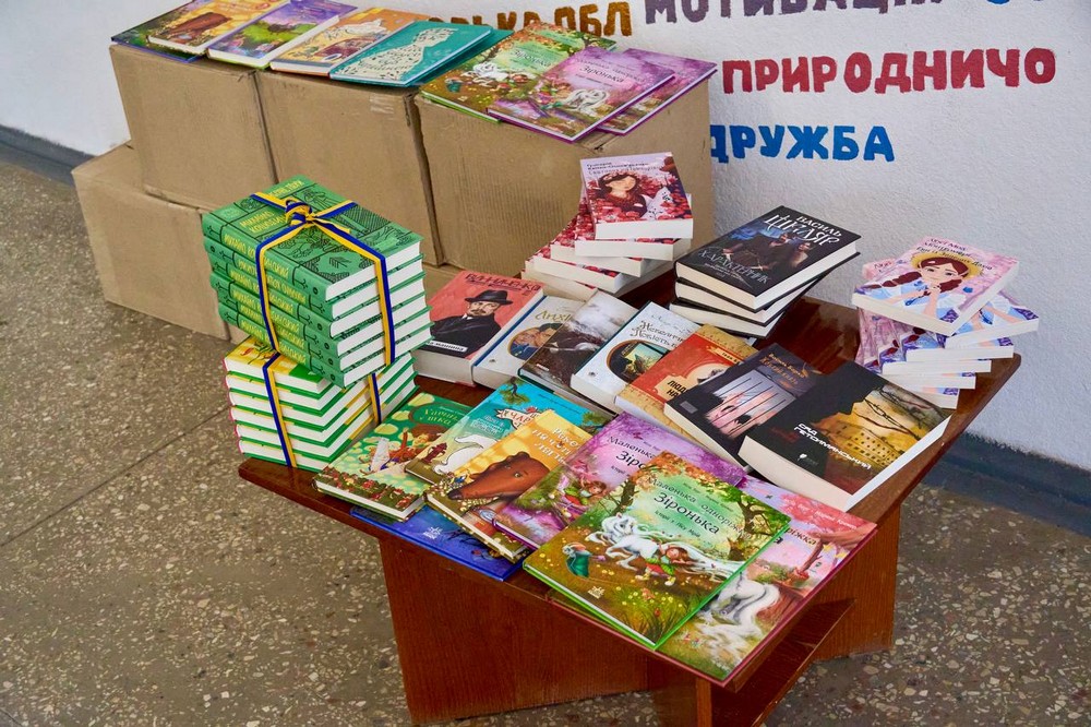 Шкільна бібліотека у Нікополі була знищена ворогом