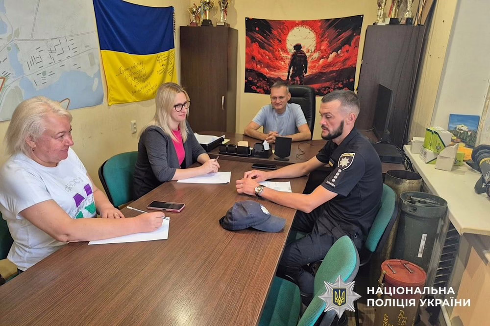 поліцейські Нікопольщини проводять зустрічі з людьми 3