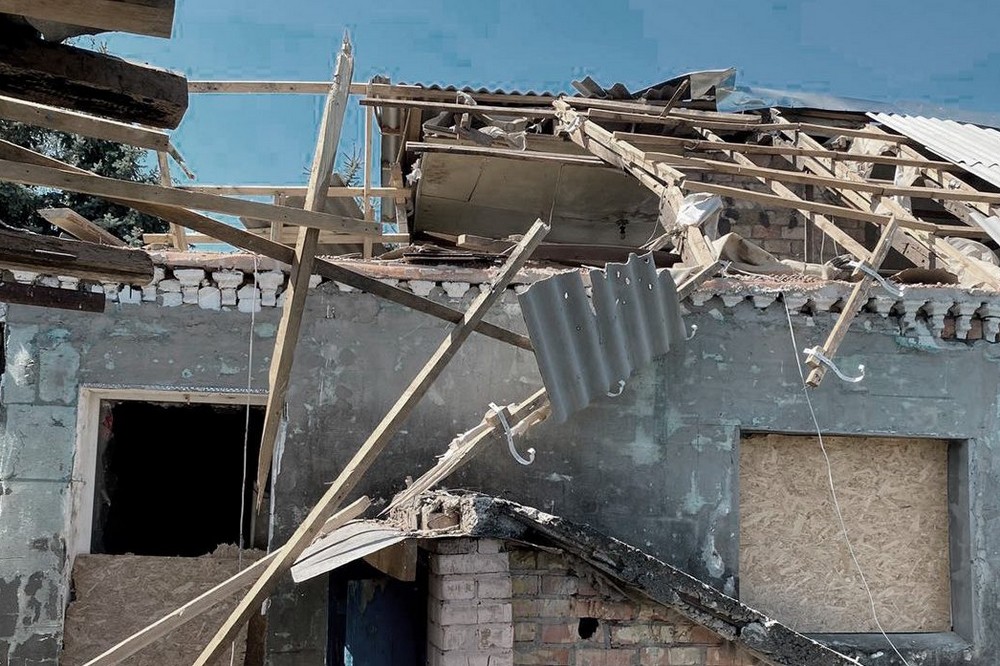 у Нікополі ремонтують пошкоджене ворогом житло (фото) 2