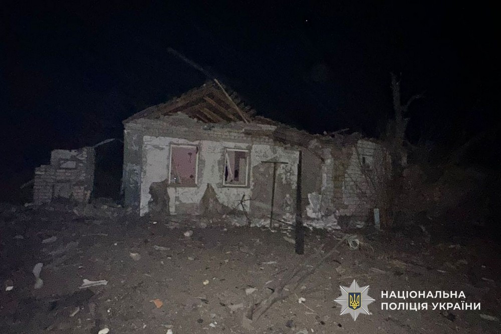 Понад 30 ударів по Нікопольщині, загибла і поранений на Синельниківщині – про наслідки обстрілів Дніпропетровщині за добу розповіли у поліції