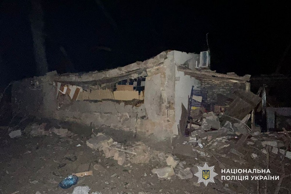 Понад 30 ударів по Нікопольщині, загибла і поранений на Синельниківщині – про наслідки обстрілів Дніпропетровщині за добу розповіли у поліції