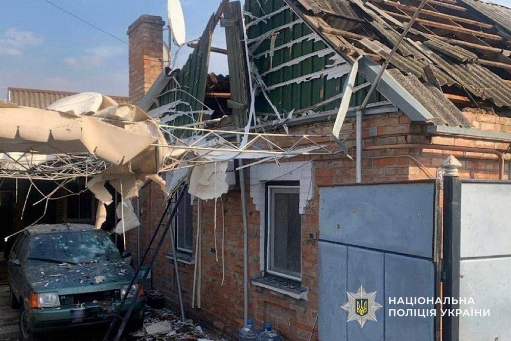 Понад 30 ударів по Нікопольщині, загибла і поранений на Синельниківщині – про наслідки обстрілів Дніпропетровщині за добу розповіли у поліції