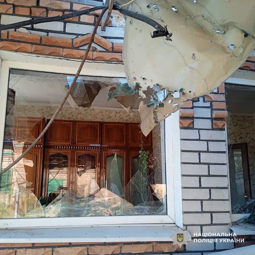 П’ятеро поранених і троє вбитих: про наслідки обстрілів Нікополя і Синельниківщини розповіли у поліції