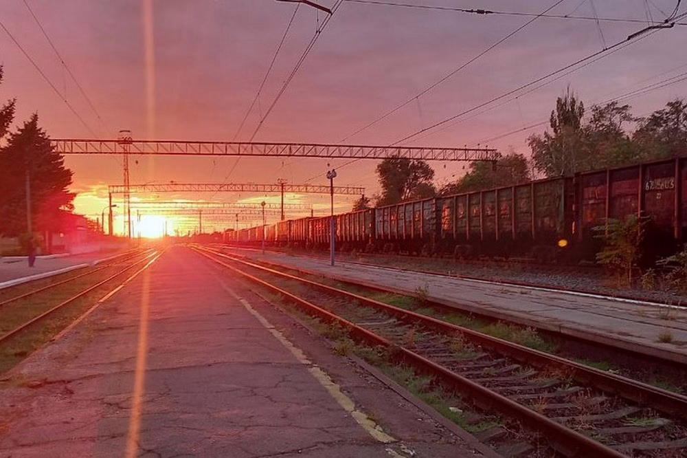 з Дніпра та Кривого Рогу