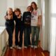 «Ми все ще тут, бо це наш дім»: діти і вчителі з Нікопольщини поспілкувалися зі шведськими журналістами