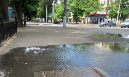 У Нікополі по всьому місту буде здійснюватися плановий скид води під час промивки мереж (фото, відео)