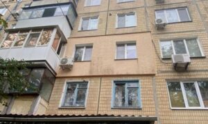 У Нікополі поруйновано п’ятиповерхівки, вбито жінку на Синельниківщині – поліція про наслідки обстрілів Дніпропетровщини (фото)