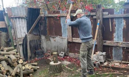 Допомогли одиноким бабусям, прибирали сміття, роздали продукти: про добрі справи у селі Зоря на Нікопольщині (фото) 35 Допомогли одиноким бабусям, прибирали сміття, роздали продукти: про добрі справи у селі Зоря на Нікопольщині (фото)