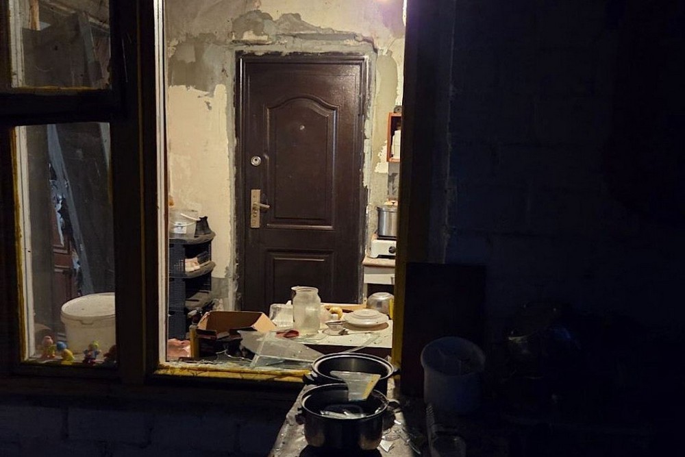 Побито магазин і будинки: про наслідки обстрілів Нікопольщини, Дніпра та району і Синельниківщини розповіли у поліції