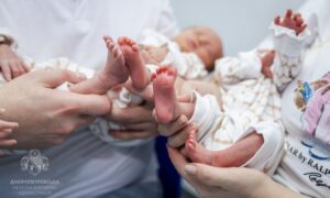 100 тис грн отримали батьки трійні з Нікополя