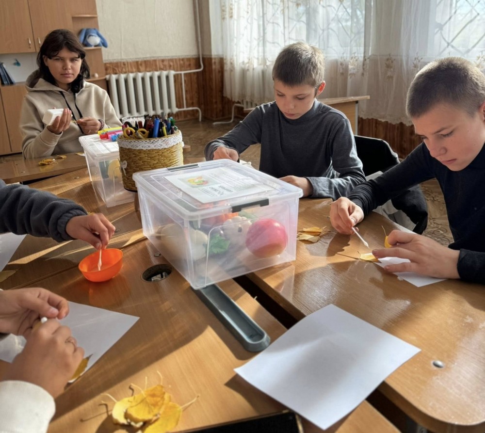 Осінні канікули в Покрові проходять радісно і творчо (фото) Осінні канікули в Покрові проходять радісно і творчо (фото)