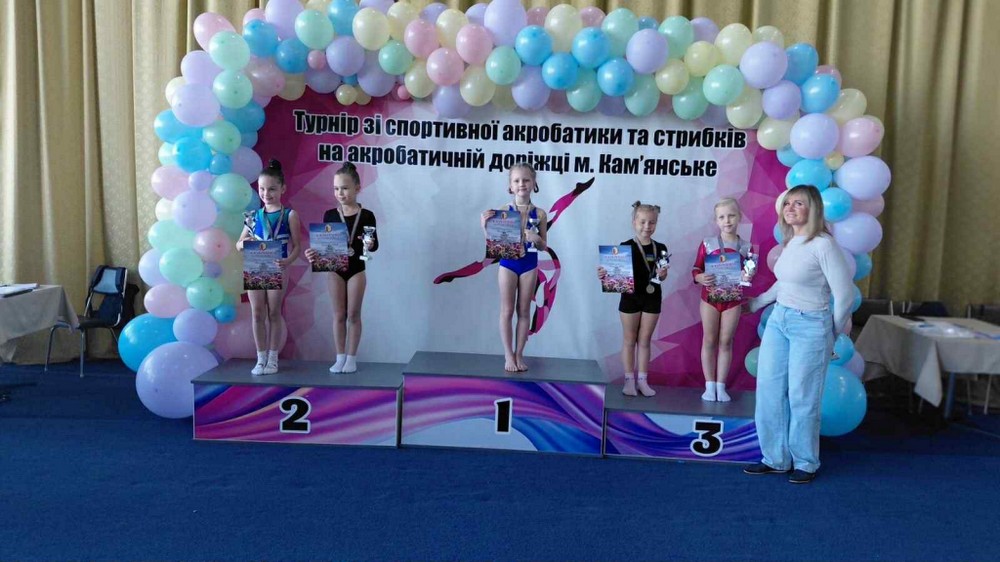 47 медалей вибороли юні акробати Покрова: фото