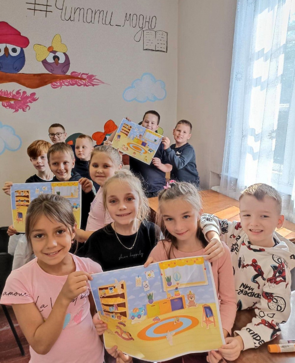 Осінні канікули в Покрові проходять радісно і творчо (фото) Осінні канікули в Покрові проходять радісно і творчо (фото)