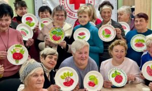 У Нікополі для літніх людей відбувся теплий захід зі смаколиками (фото)