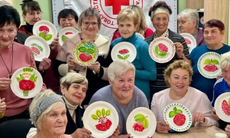 У Нікополі для літніх людей відбувся теплий захід зі смаколиками (фото)