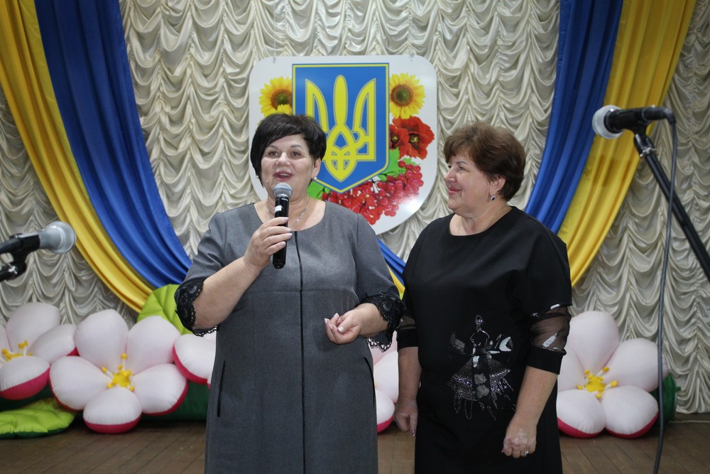 У Першотравневській громаді педагогів привітали з професійним святом: фото