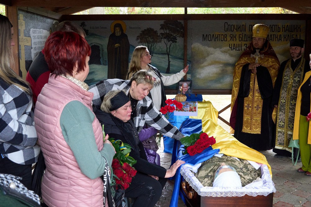 Після контузії стан погіршився попри лікування… У Нікополі сьогодні провели в останню путь Героя (фото)