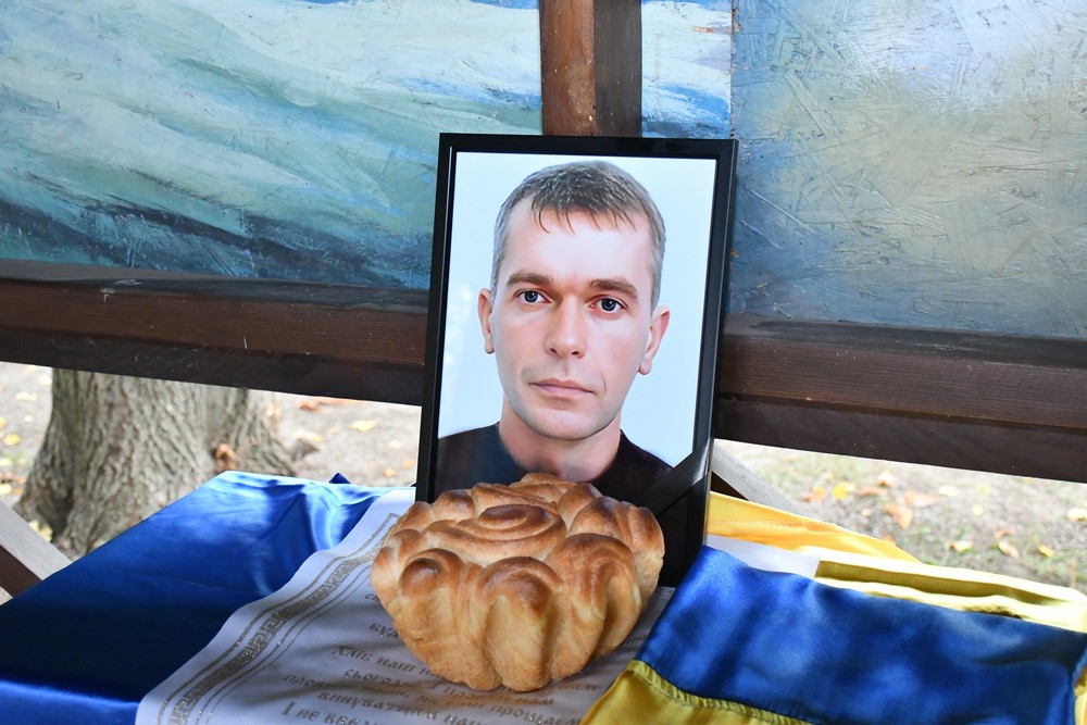 Друге прощання у Нікополі за день: провели в останню путь солдата, який попри вік добровільно став на захист України