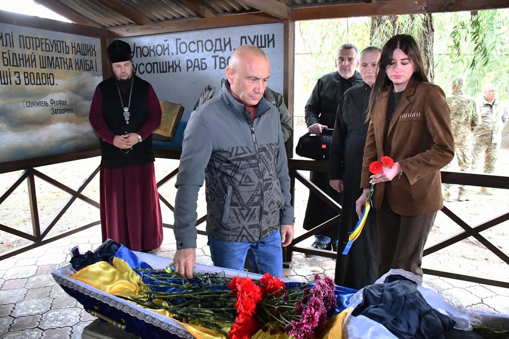 Прощання у Нікополі із Захисником 11 жовтня: фото