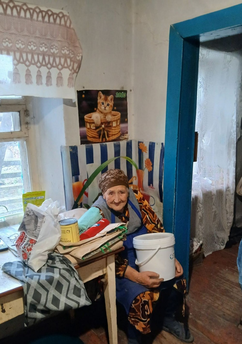 Роздали гуманітарну допомогу літнім людям у Першотравневській громаді: фото