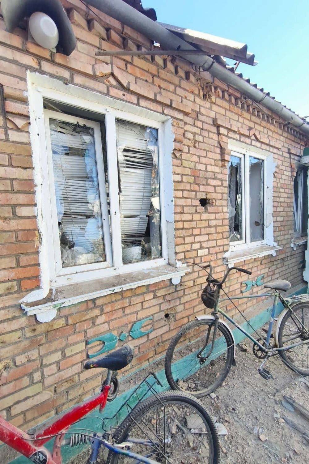 Фото наслідків обстрілів Нікополя Фото наслідків обстрілів Нікополя
