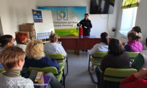 У дитячій лікарні Нікополя провели практичне заняття з безпеки: фото