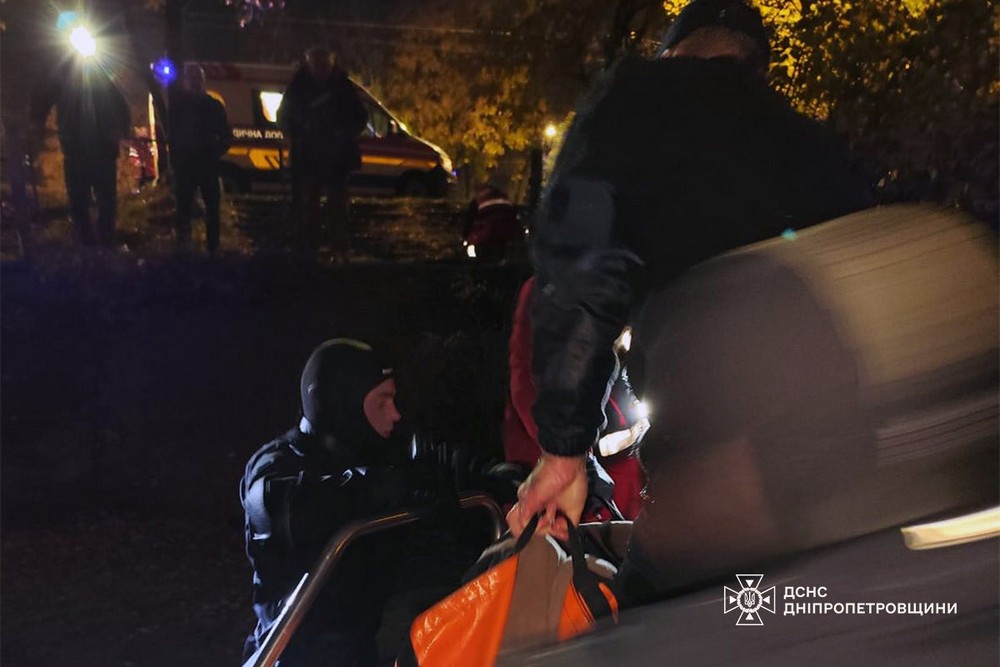У Дніпрі водолази ДСНС врятували 17-річну дівчину: подробиці
