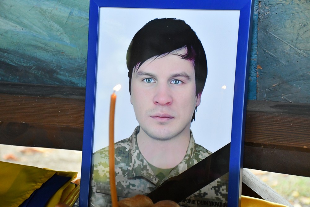 Нікополь сьогодні провів в останню путь Захисника, який у мирному житті був металургом. Він долучився до лав ЗСУ у серпні цього року.