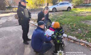 На Нікопольщині поліцейські провели бесіди з мешканцями про правила пожежної безпеки в осінньо-зимовий період (фото)