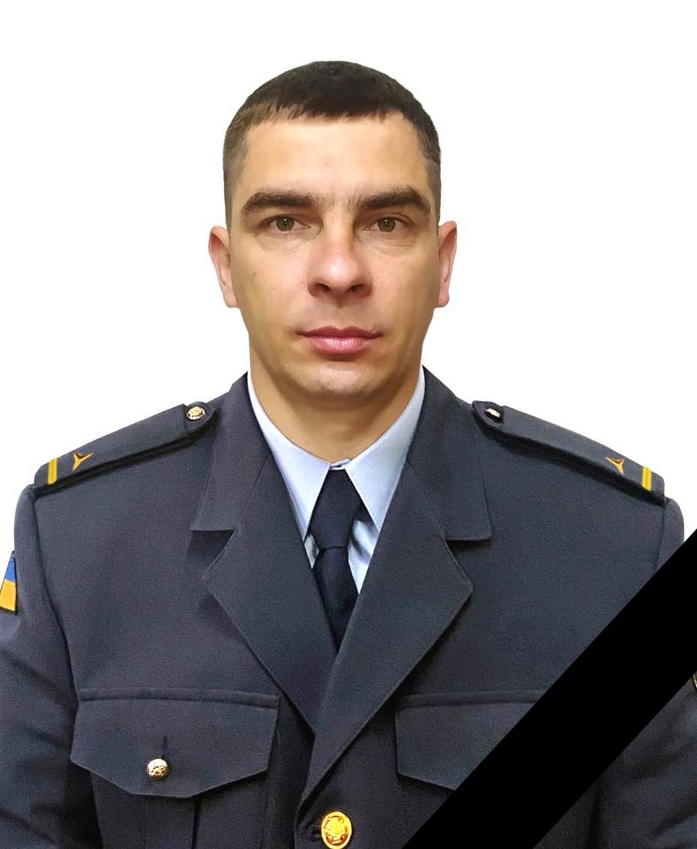 Важка втрата в родині ДСНС Дніпропетровщини: ворог вбив рятувальника, вдаривши повторно. Важка втрата в родині ДСНС Дніпропетровщини: ворог вбив рятувальника, вдаривши повторно.