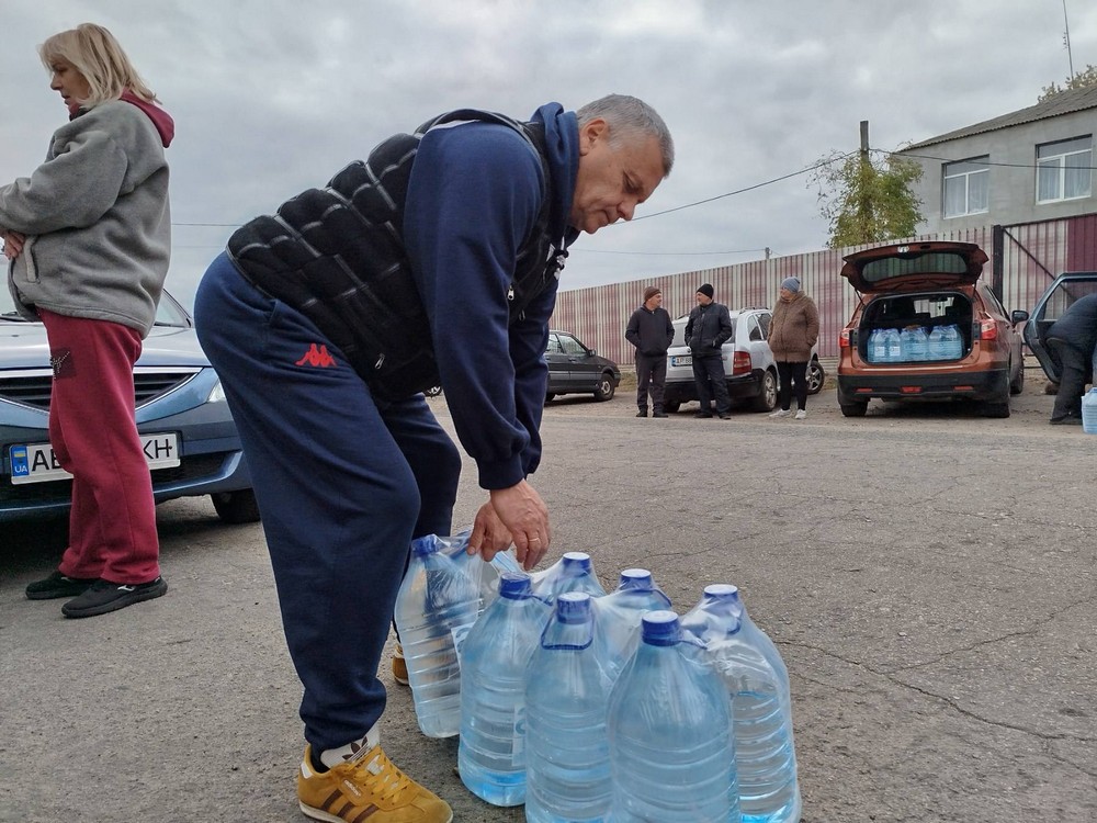 У Мирівській громаді роздали 2808 бутлів питної води: фото