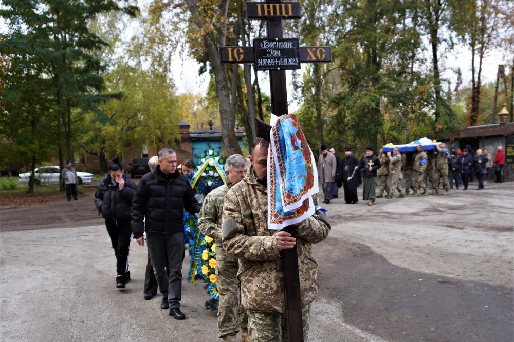 У Нікополі сьогодні провели в останню путь полеглого Героя: фото
