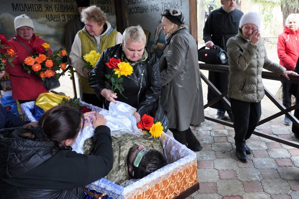 У Нікополі сьогодні провели в останню путь полеглого Героя: фото