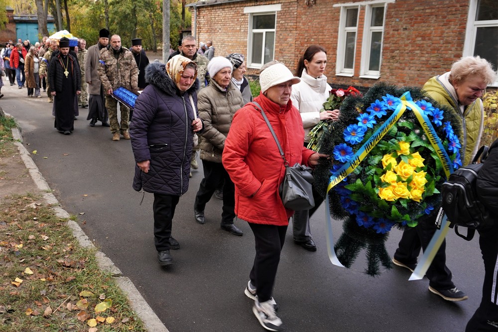 У Нікополі сьогодні провели в останню путь полеглого Героя: фото