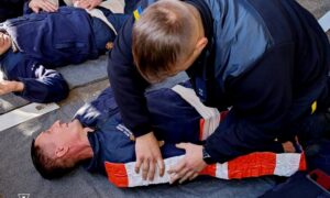 Саме вони першими прибувають на місця обстрілів: рятувальники Нікопольщини пройшли спеціальний тренінг (фото)
