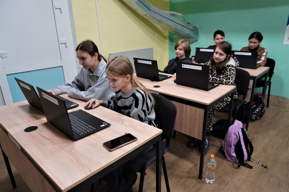 У Нікополі в одному з навчальних закладів облаштували безпечну кімнату для занять