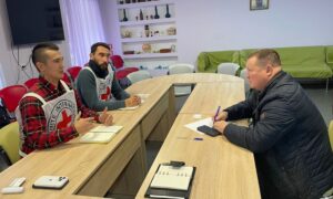 Начальник Нікопольської РВА Іван Базилюк зустрівся з Червоним Хрестом. Головна тема зустрічі - допомога мешканцям Нікопольщини.