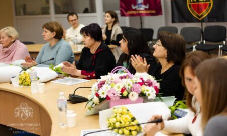 Дві співробітниці Нікопольської РДА отримали нагороди у ДніпроОДА (фото)