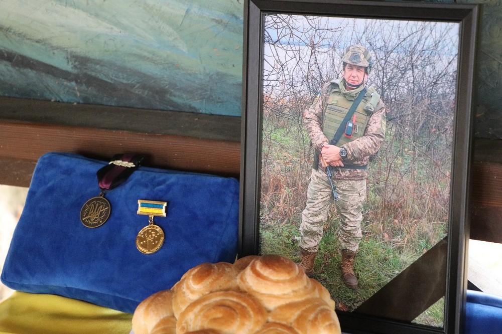 Неодноразово був поранений, однак повертався на фронт: у Нікополі сьогодні провели в останню путь Захисника Неодноразово був поранений, однак повертався на фронт: у Нікополі сьогодні провели в останню путь Захисника