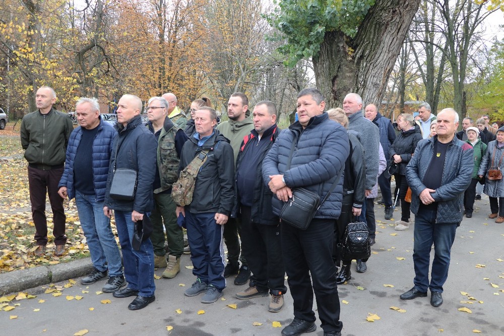 Неодноразово був поранений, однак повертався на фронт: у Нікополі сьогодні провели в останню путь Захисника Неодноразово був поранений, однак повертався на фронт: у Нікополі сьогодні провели в останню путь Захисника