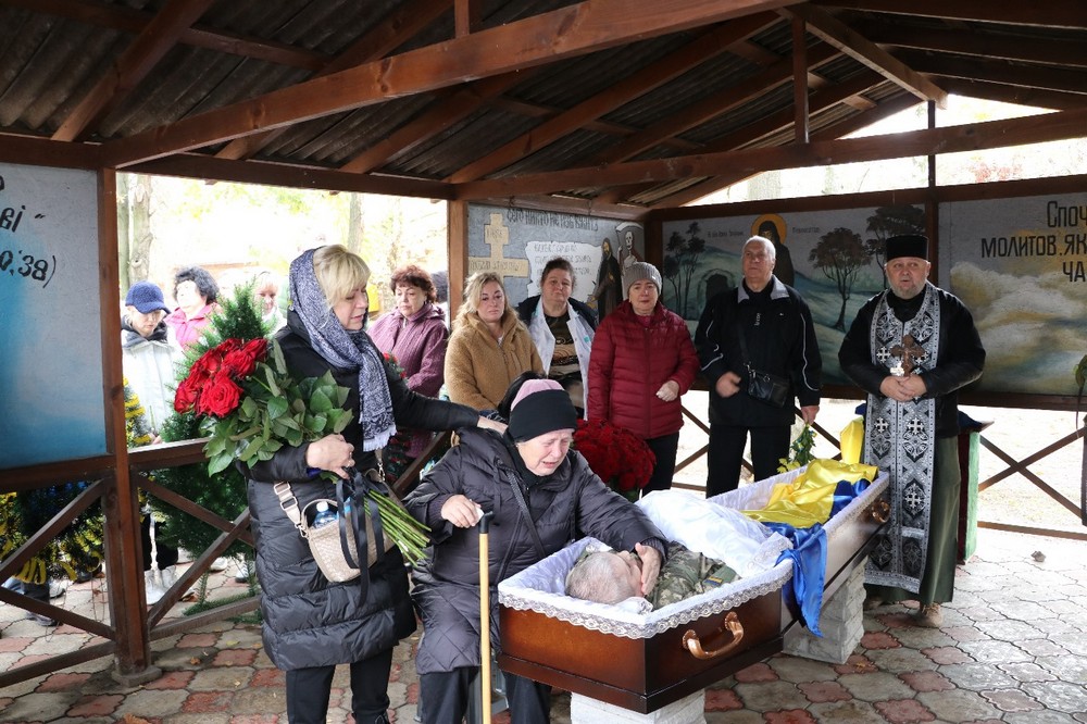 Неодноразово був поранений, однак повертався на фронт: у Нікополі сьогодні провели в останню путь Захисника Неодноразово був поранений, однак повертався на фронт: у Нікополі сьогодні провели в останню путь Захисника