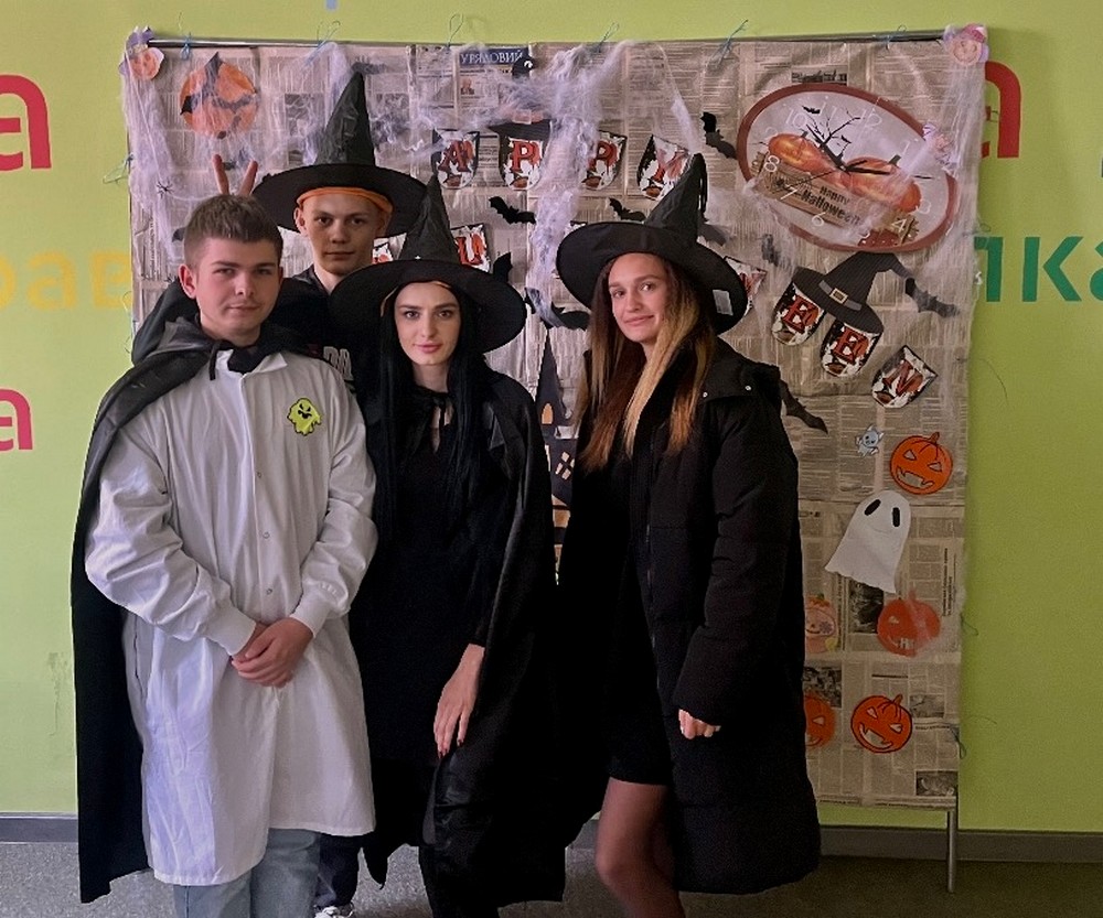 У ліцеї на Нікопольщині відбулося яскраве свято «Велесова ніч» (фото) У ліцеї на Нікопольщині відбулося яскраве свято «Велесова ніч» (фото)