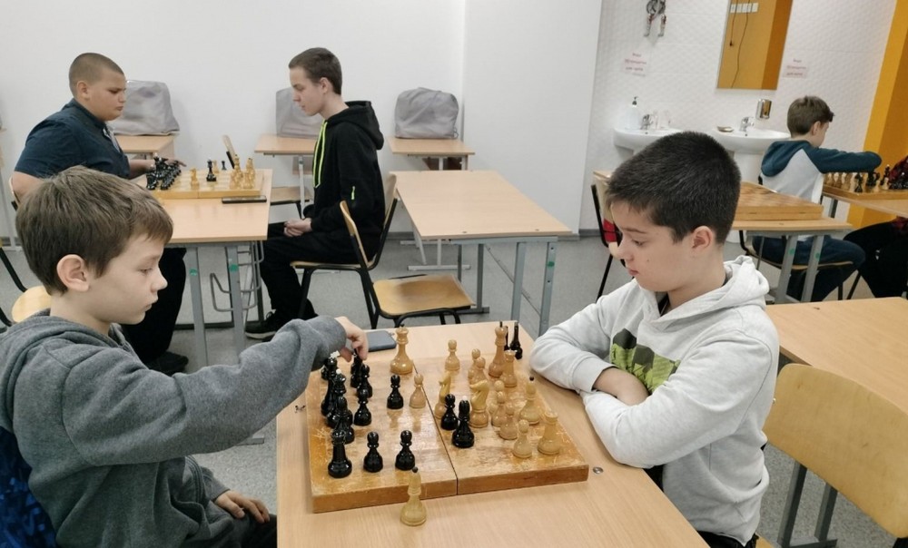 Осінні канікули в Покрові проходять радісно і творчо (фото) Осінні канікули в Покрові проходять радісно і творчо (фото)