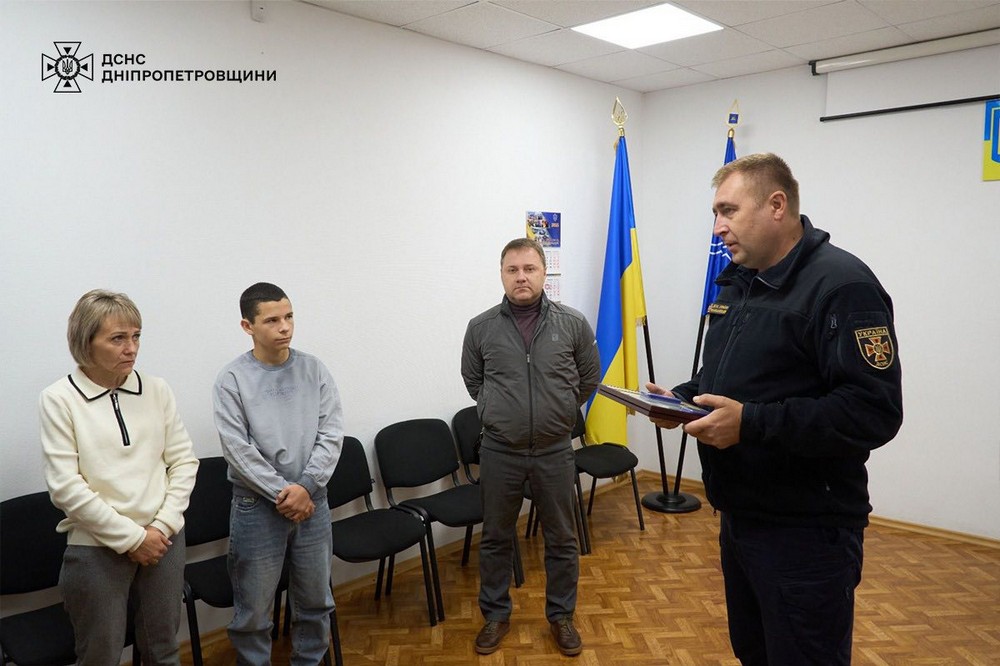 Двоє загиблих на Нікопольщині рятувальників відзначено державними нагородами