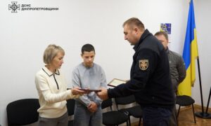 Двоє загиблих на Нікопольщині рятувальників відзначено державними нагородами 2