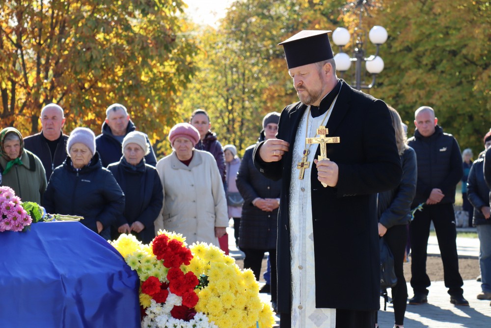 Вважався зниклим безвісти з червня 2024 року: на Нікопольщині сьогодні попрощалися з полеглим Героєм (фото)
