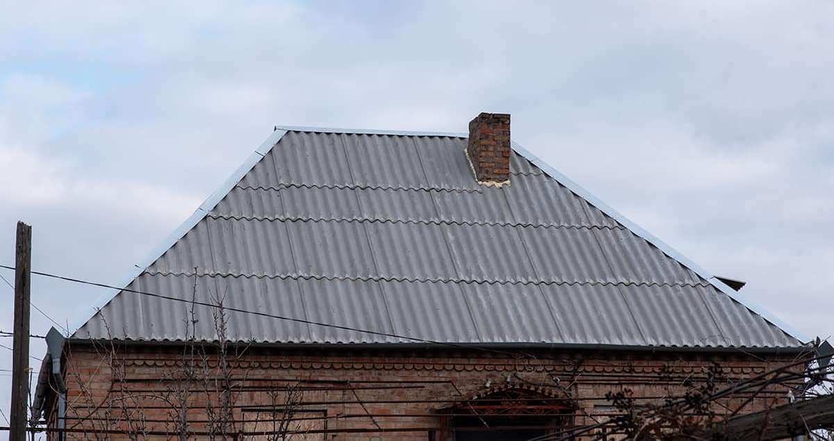 Iak u Nikopoli vidnovliuiut poshkodzhene rosiianamy zhytlo u sichni foto 4