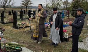  Капелан Нікопольської бригади провів панахиду на могилі Захисника неба підполковника Сергія Черненка (фото) 4