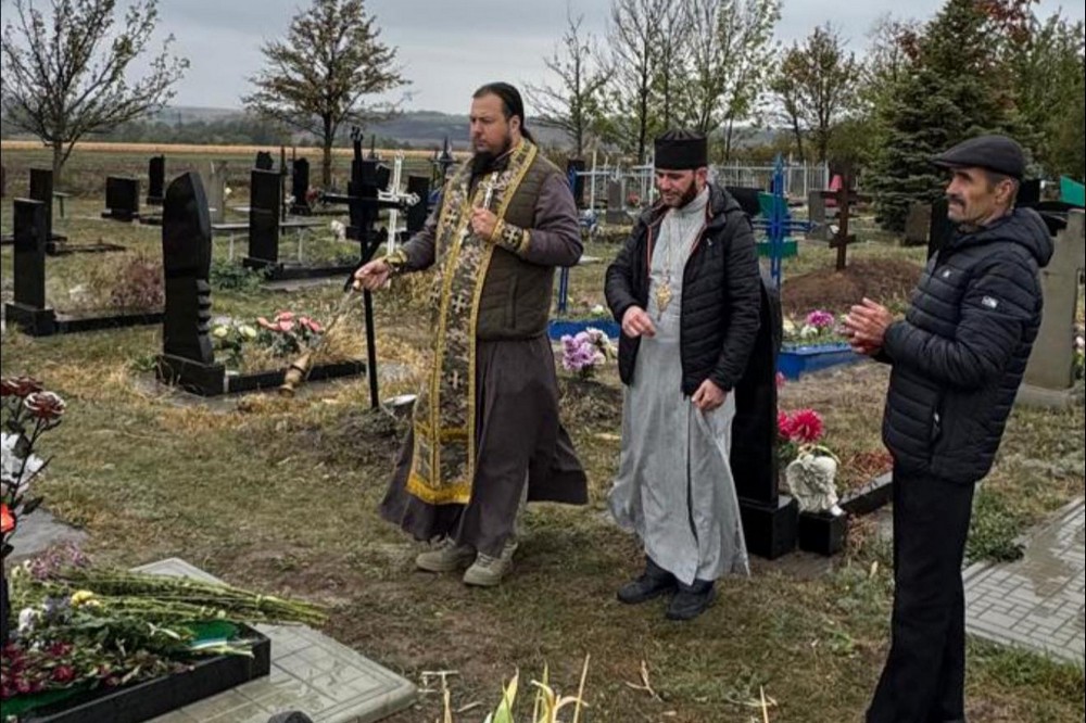  Капелан Нікопольської бригади провів панахиду на могилі Захисника неба підполковника Сергія Черненка (фото) 4